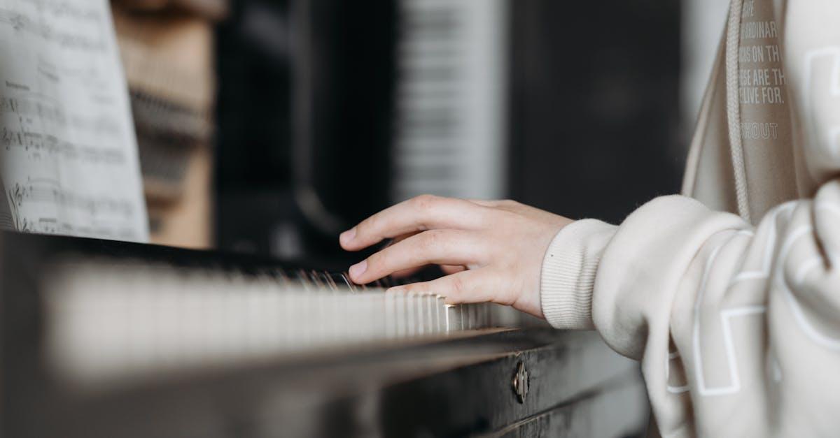 Czas na pierwsze nuty? Oto jak poznać idealny moment na start z instrumentem