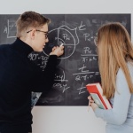 Korepetycje pod lupą: kiedy są wsparciem, a kiedy tylko zbędnym kosztem?