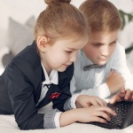 Rozpal pasję swojego dziecka: najlepsze kursy online, które inspirują i rozwijają talenty